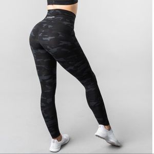 *SOLD* ALPHALETE SURFACE PATH LEGGING - CAMO